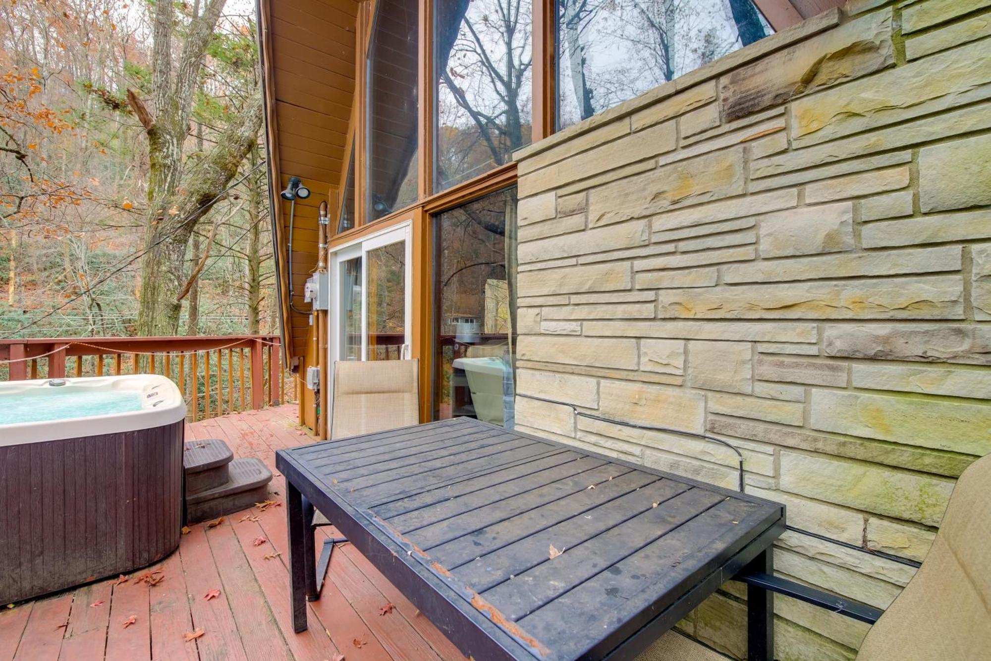 Gatlinburg A-Frame Home With Hot Tub Near Parkway Extérieur photo