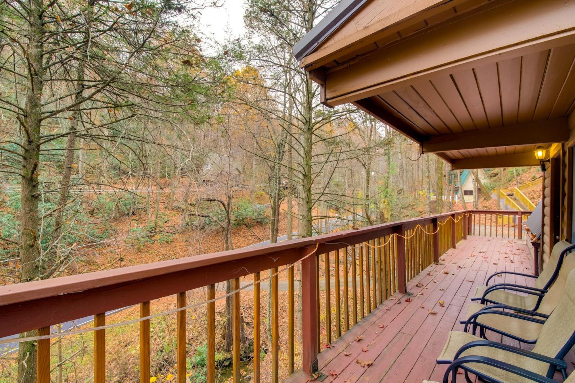 Gatlinburg A-Frame Home With Hot Tub Near Parkway Extérieur photo