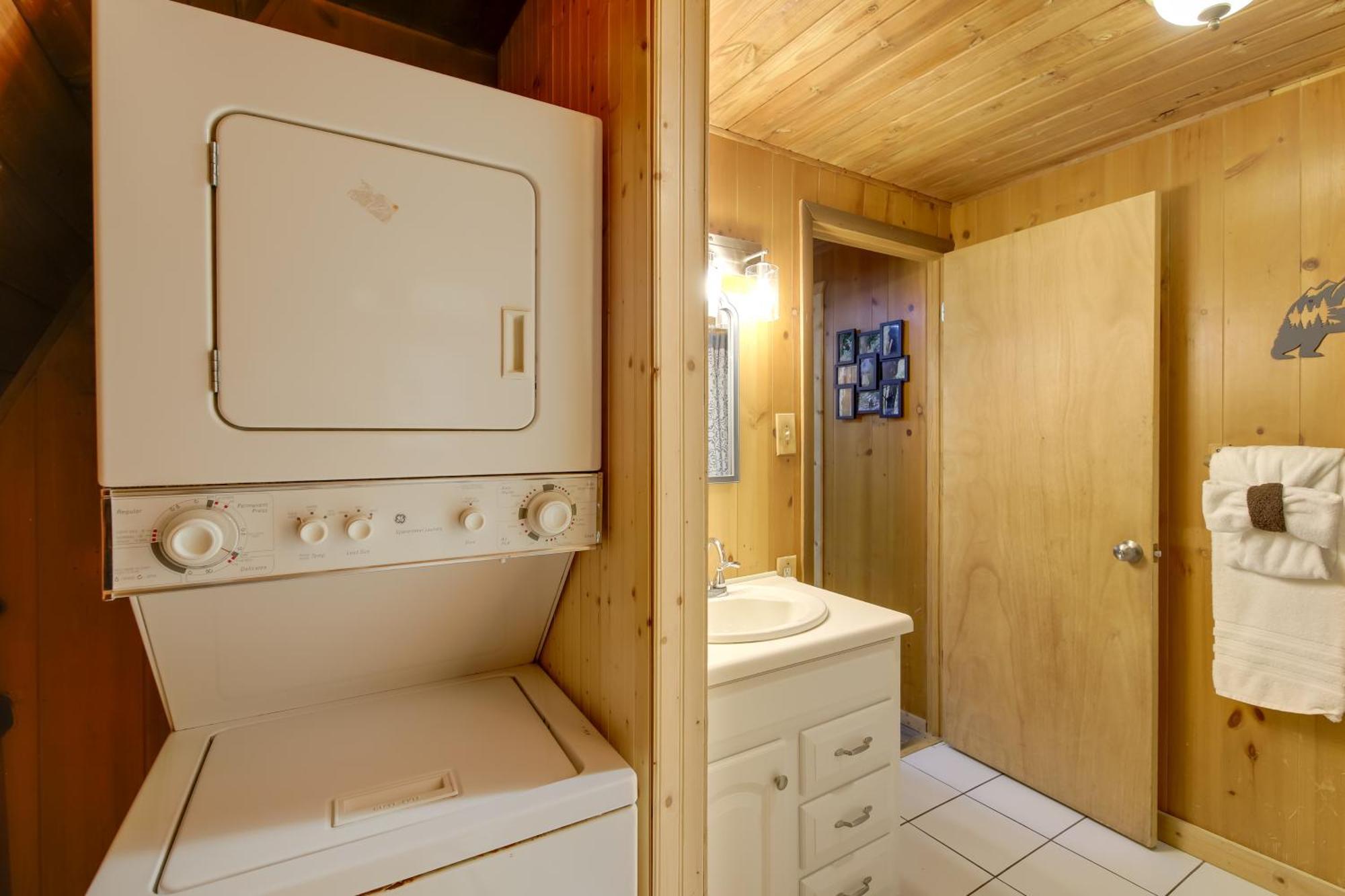Gatlinburg A-Frame Home With Hot Tub Near Parkway Extérieur photo