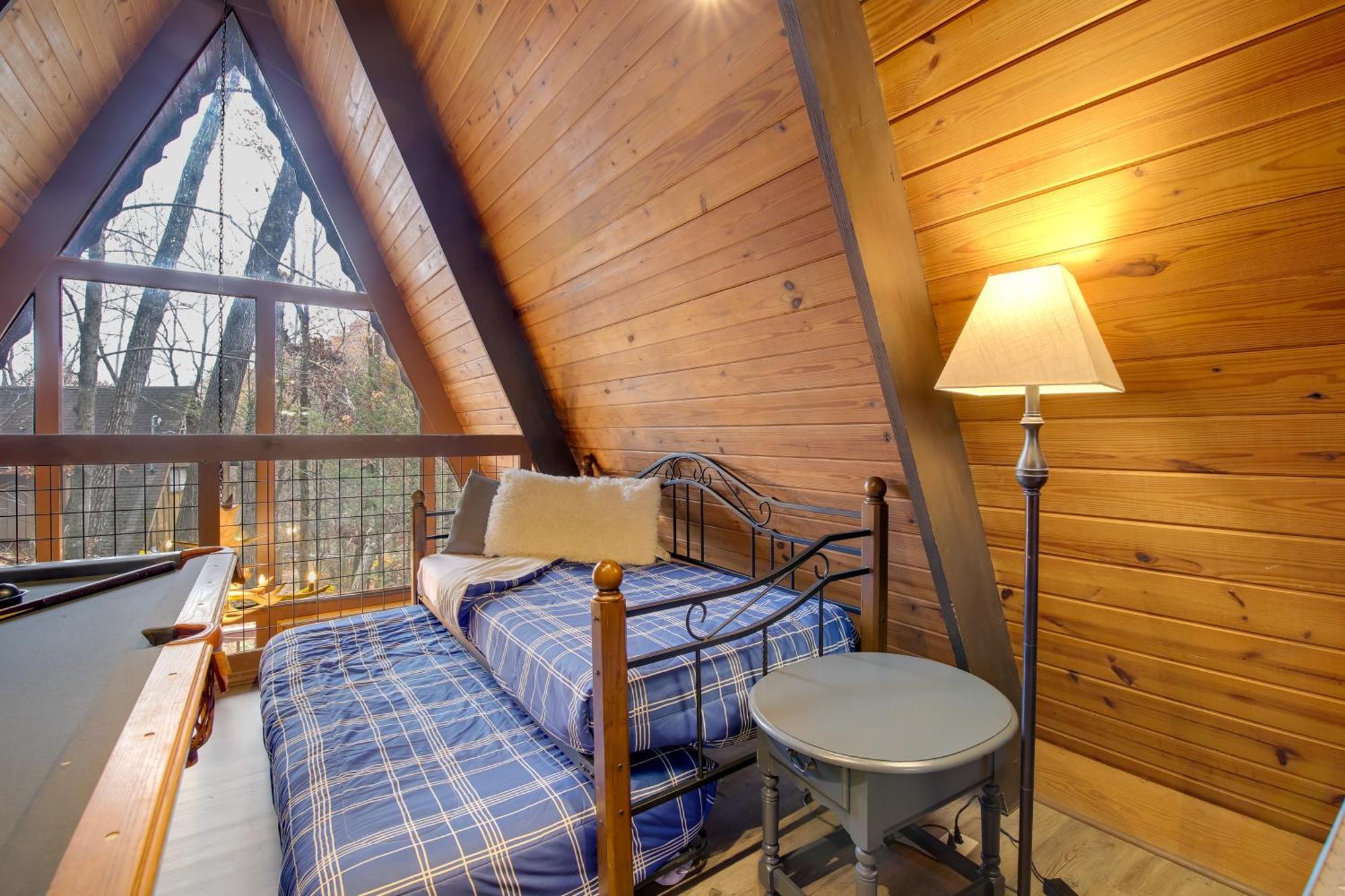 Gatlinburg A-Frame Home With Hot Tub Near Parkway Extérieur photo