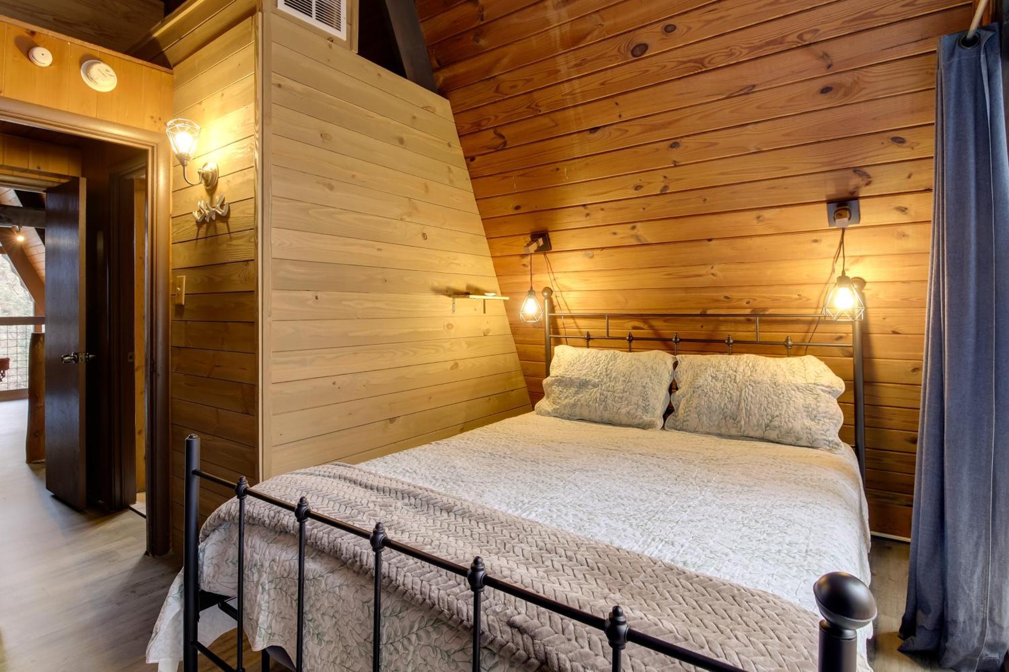 Gatlinburg A-Frame Home With Hot Tub Near Parkway Extérieur photo
